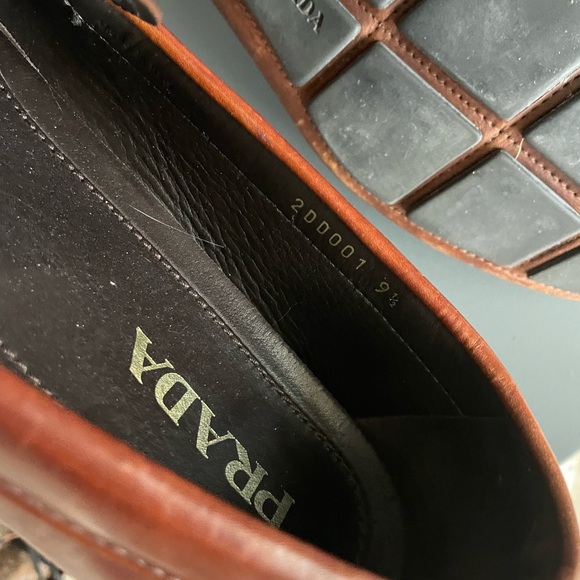 Prada Saffiano Loafers - Picture 5 of 5